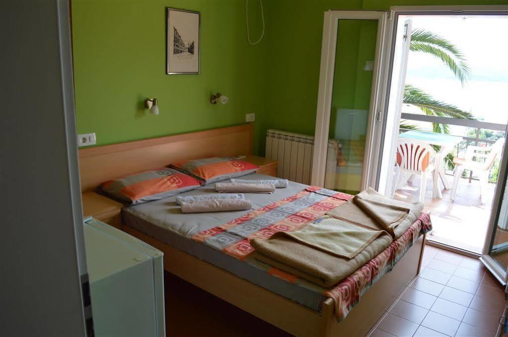 Apartments Mm Sveti Stefan Eksteriør bilde